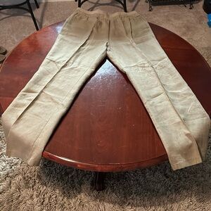 Nice Ellen Tracy Linen pants.